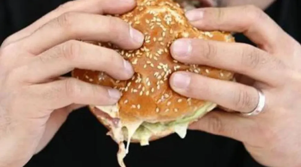 نوعية الطعام تؤثر على الصحة (رويترز)