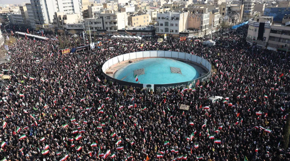 الحرب في يومها العاشر: اتساع الضربات المتبادلة وخسائر ثقيلة (تغطية حية)