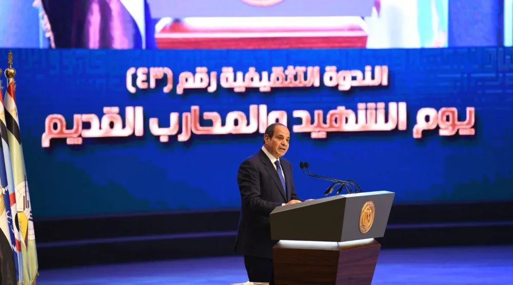 الرئيس المصري عبد الفتاح السيسي خلال الندوة التثقيفية للقوات المسلحة في إطار احتفالات مصر بيوم الشهيد والمحارب القديم (الرئاسة المصرية)