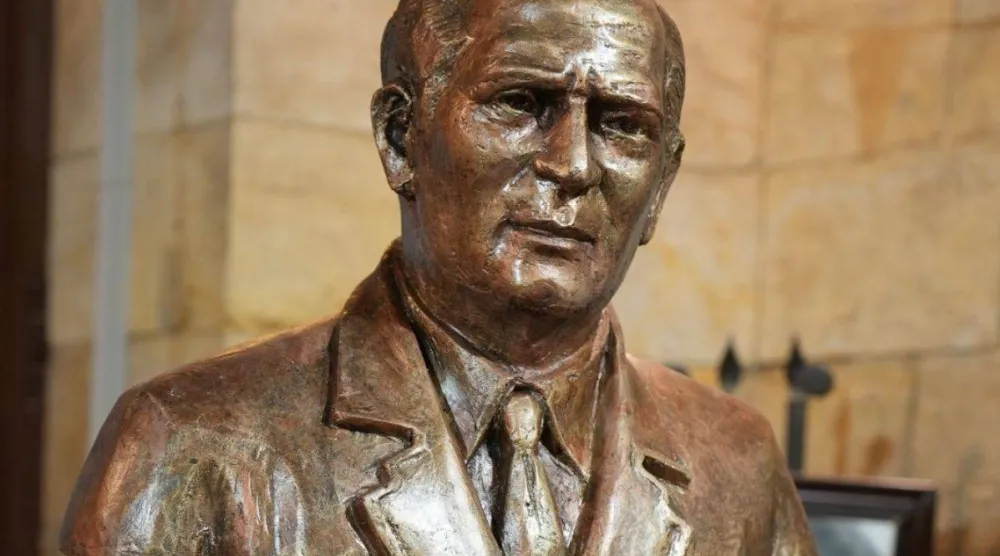 تمثال فؤاد حداد في «بيت الشعر العربي» (وزارة الثقافة)