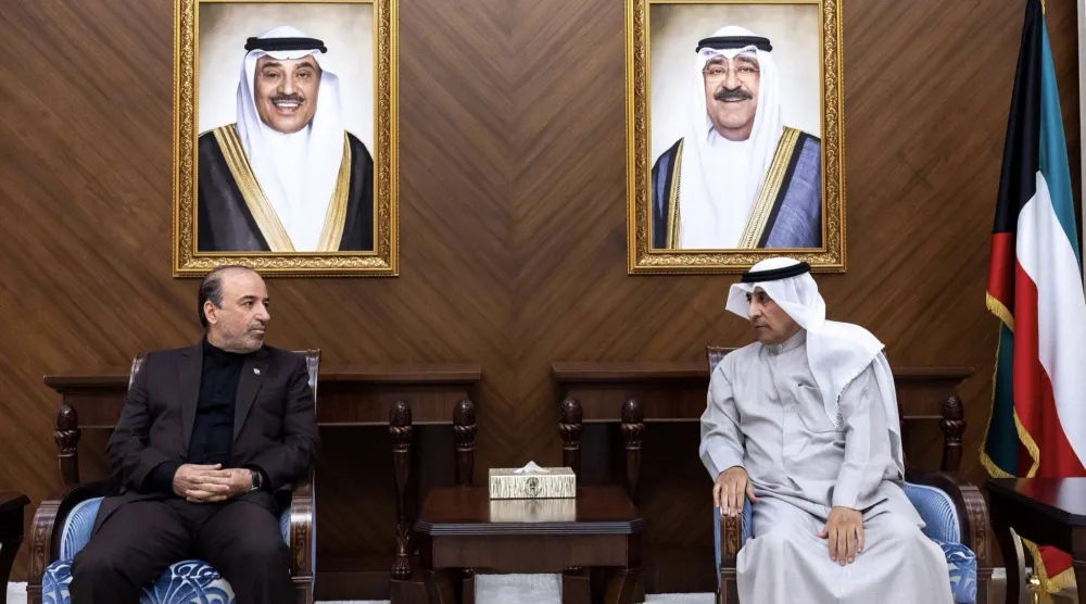 الكويت تستدعي سفير إيران وتطالب بالوقف الفوري للأعمال العدائية