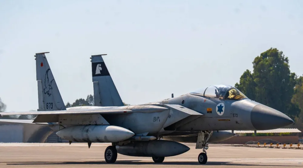 طائرات مقاتلة تابعة لسلاح الجو الإسرائيلي تستعد للإقلاع لشن ضربات على إيران يوم 17 يونيو 2025 (الجيش الإسرائيلي)