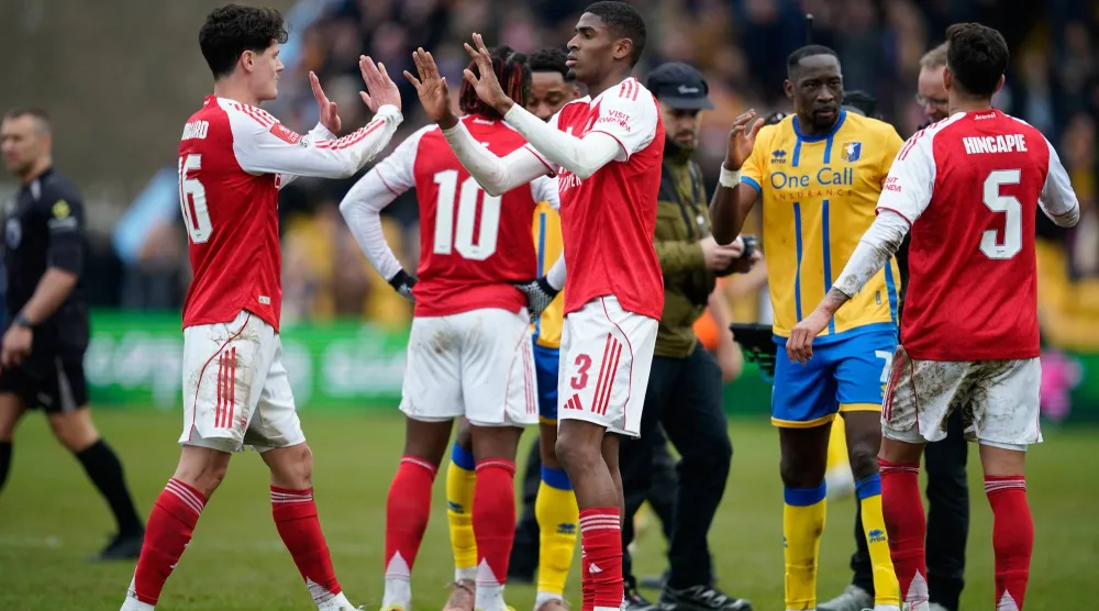 آرسنال الإنجليزي أول المرشحين للفوز بأبطال أوروبا (أ.ب) 