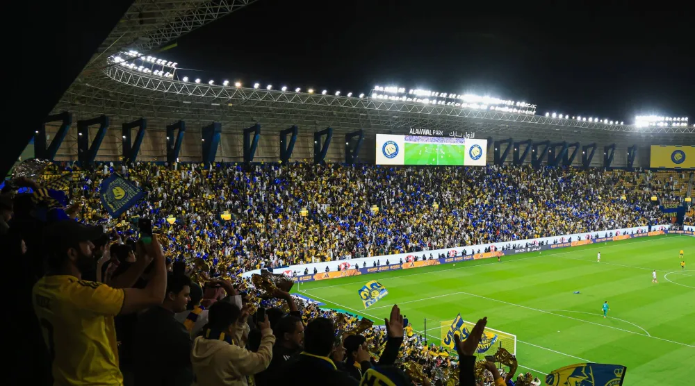 أكثر من 16 ألف مشجع احتفلوا بصدارة النصر أمام نيوم السبت الماضي (نادي النصر)