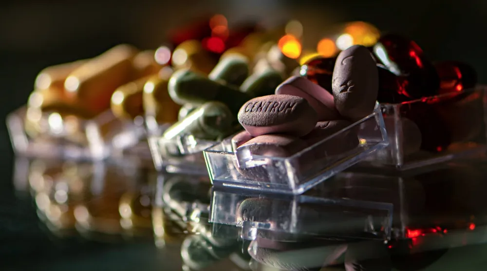 عدد من حبات المكملات الغذائية (بيكسلز)