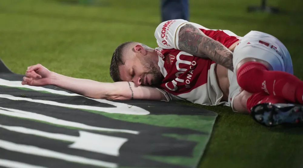 كايو إنريكي (أ.ب)