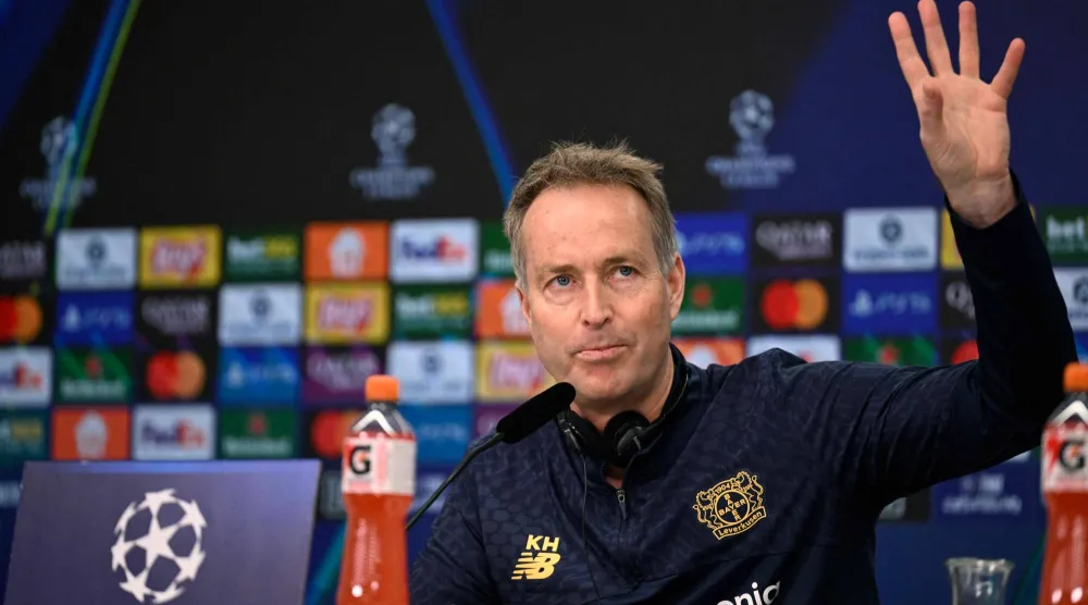 كاسبر هيولماند مدرب باير ليفركوزن (أ.ف.ب)