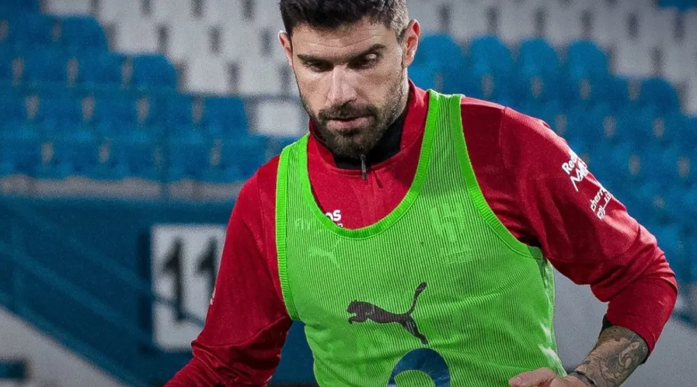 نيفيز سيشارك على الأرجح في مباراة الفتح (موقع النادي)