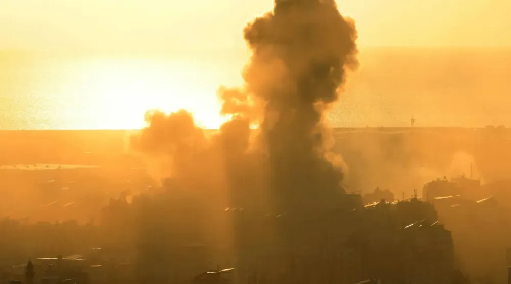 İsrail Beyrut’un merkezini hedef alırken İran’dan protestoculara uyarı