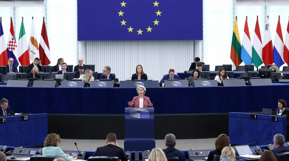 أورسولا فون دير لاين تُلقي كلمة في البرلمان الأوروبي بمدينة ستراسبورغ بشرق فرنسا 11 مارس 2026 (أ.ف.ب)