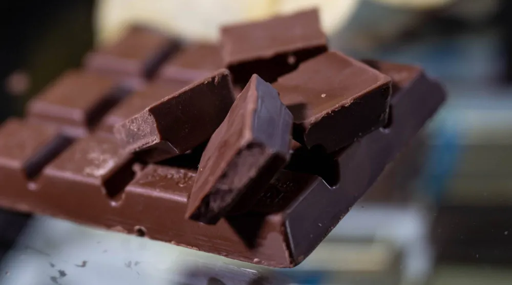 قِطع من الشوكولاته الداكنة (د.ب.أ)