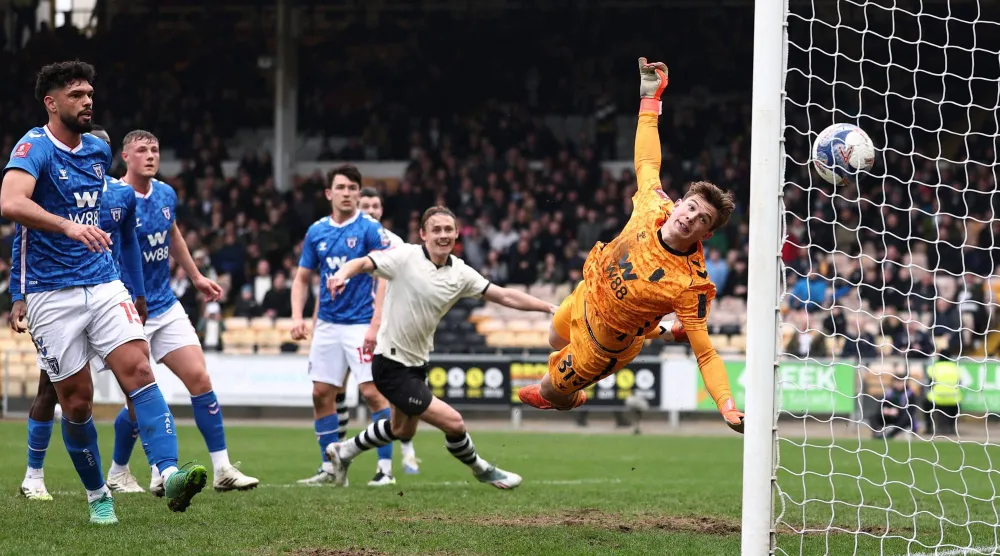 كان هدف بن واين  كافيا ليحقق بورت فيل  فوزا تاريخيا على سندرلاند (رويترز)