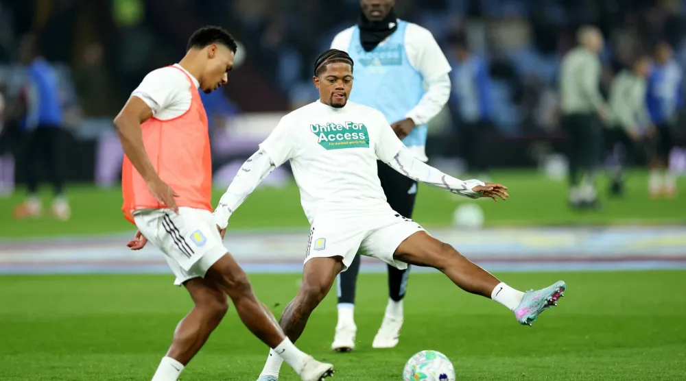 لاعبو أستون فيلا متحفزون من أجل تخطي عقبل ليل في الدوري الأوروبي (رويترز)