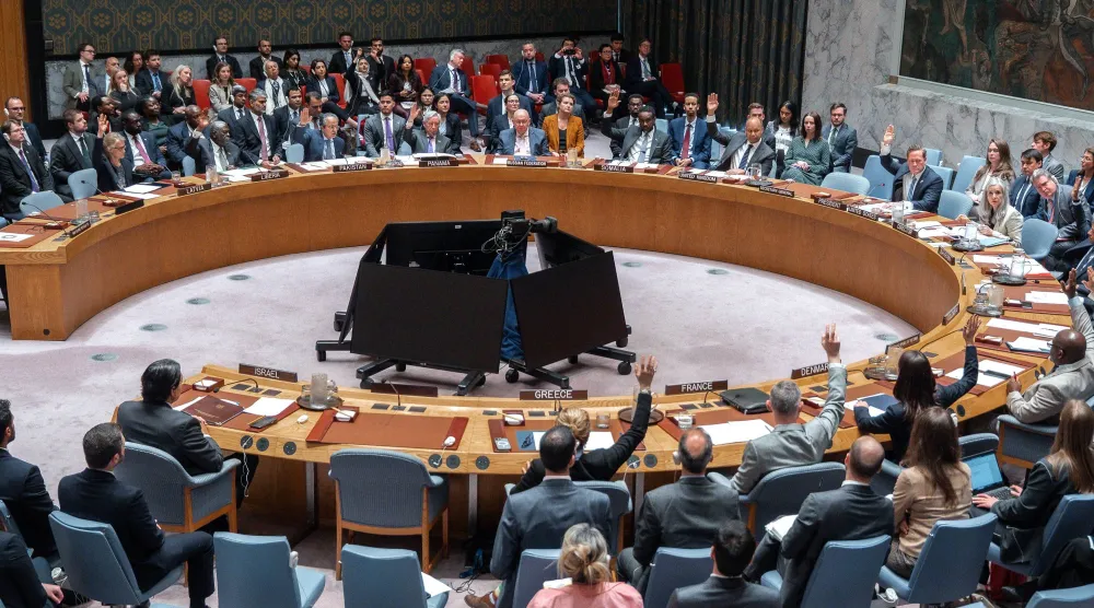 مجلس الأمن خلال اجتماعه اليوم (إ.ب.أ)