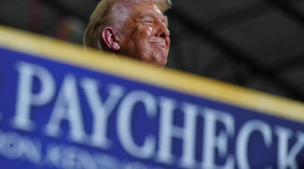 ABD Başkanı Donald Trump, Kentucky gezisi sırasında (AP)