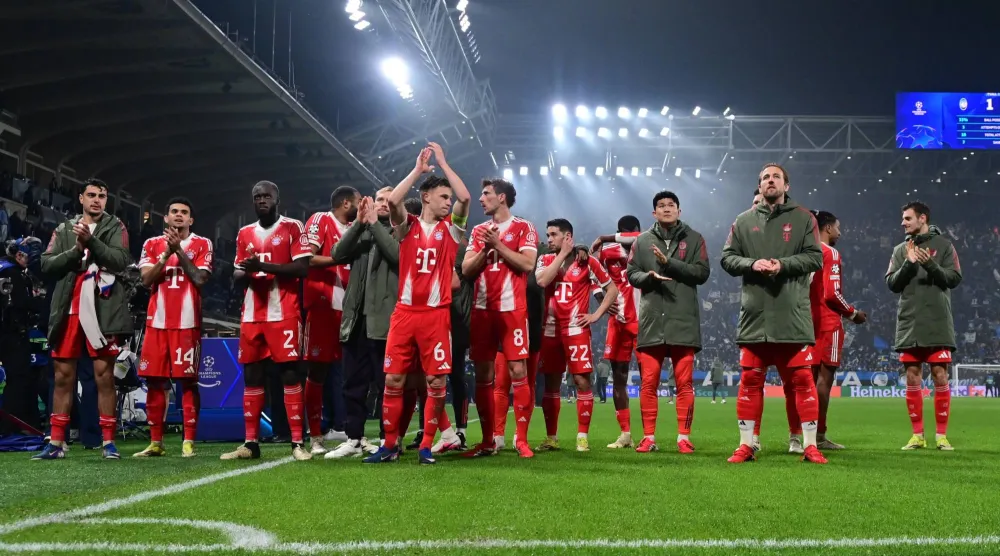 Bayern Munich's players celebrate at the end of the UEFA Champions League round of 16 1st leg soccer match between Atalanta BC and FC Bayern Munich at the Bergamo Stadium in Bergamo, Italy, 10 March 2026.  EPA/MICHELE MARAVIGLIA