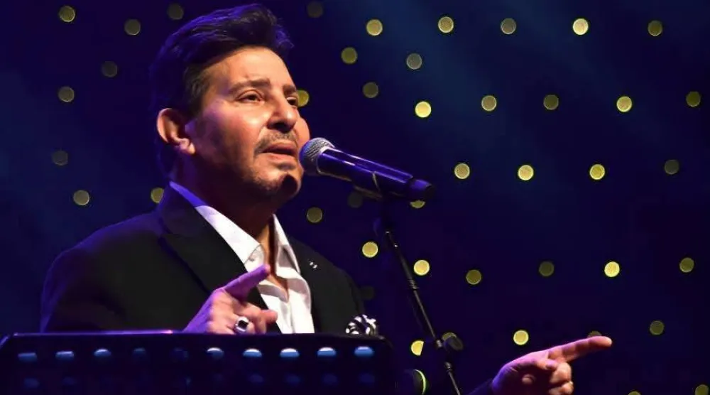 الفنان هاني شاكر (حسابه على موقع فيسبوك)