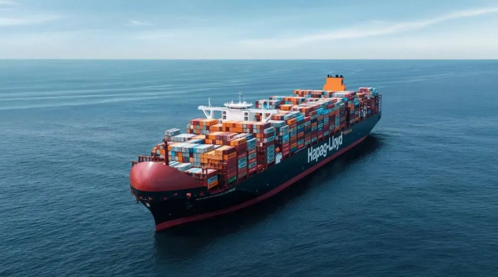 سفينة شحن تتبع شركة الشحن الألمانية «هاباغ لويد» («هاباغ لويد» عبر فيسبوك)