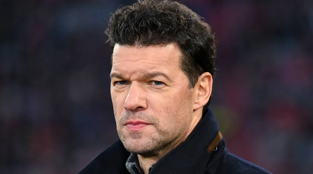 النجم الألماني السابق مايكل بالاك (د.ب.أ)