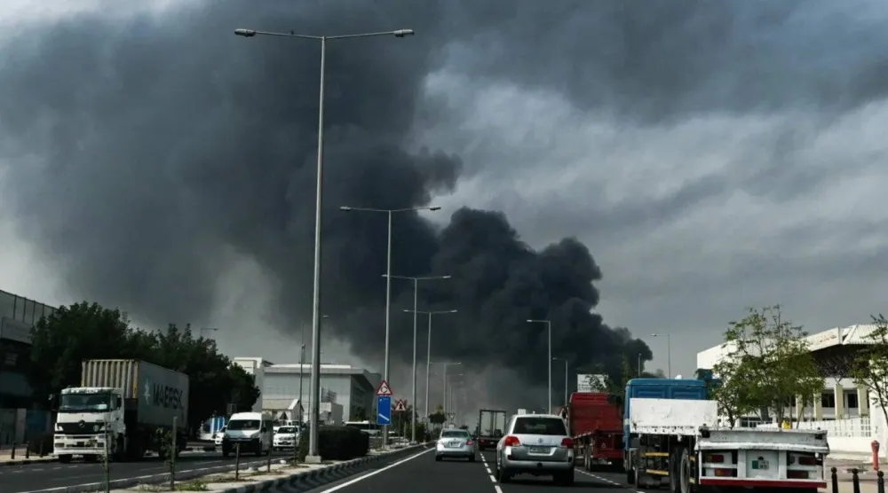 آثار القصف الإيراني للعاصمة القطرية الدوحة (آ ف ب)