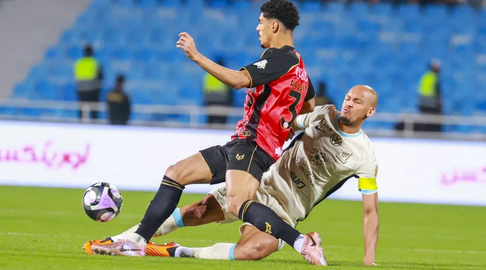 البرازيلي فابينيو، قائد فريق الاتحاد خلال اللقاء (تصوير: سعد الدوسري) 