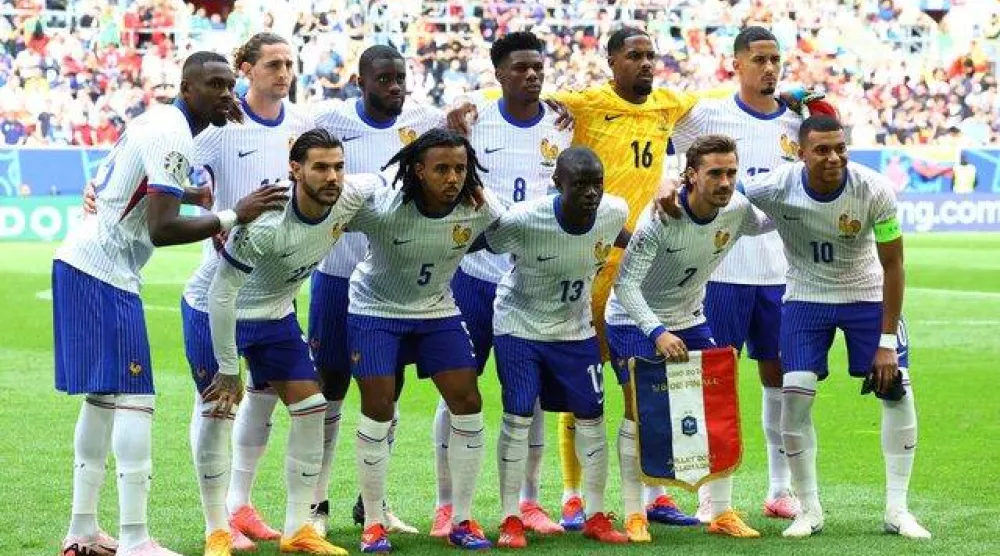 منتخب فرنسا سيلاقي كوت ديفوار ودياً (رويترز)