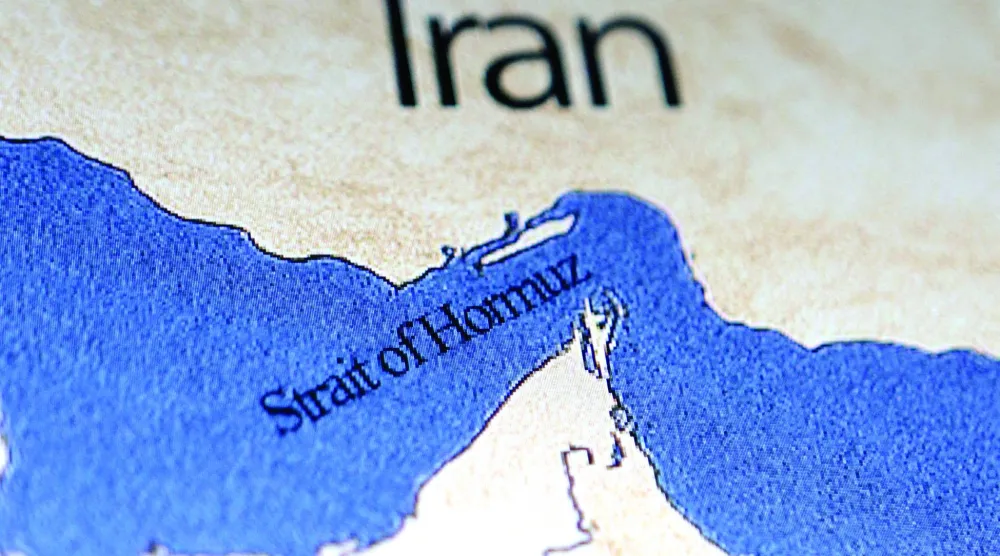 خريطة توضح مضيق هرمز وإيران (رويترز)