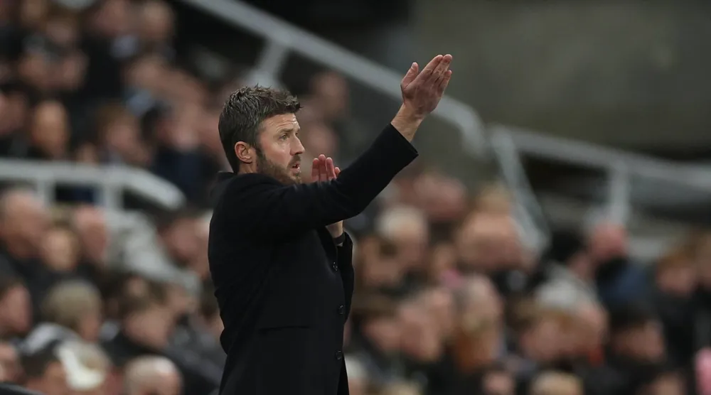 مايكل كاريك مدرب مان يونايتد المؤقت (إ.ب.أ)