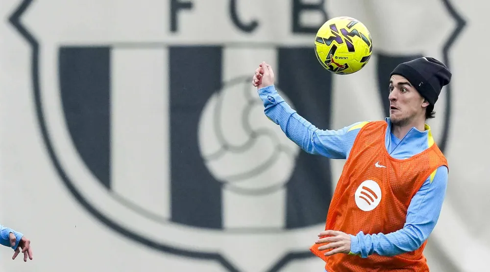 لاعب وسط برشلونة الشاب غافي (إ.ب.أ)