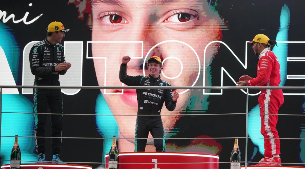 انتزع الشاب الإيطالي كيمي أنتونيلي أول ألقابه في بطولة العالم للفورمولا واحد (أ.ب)