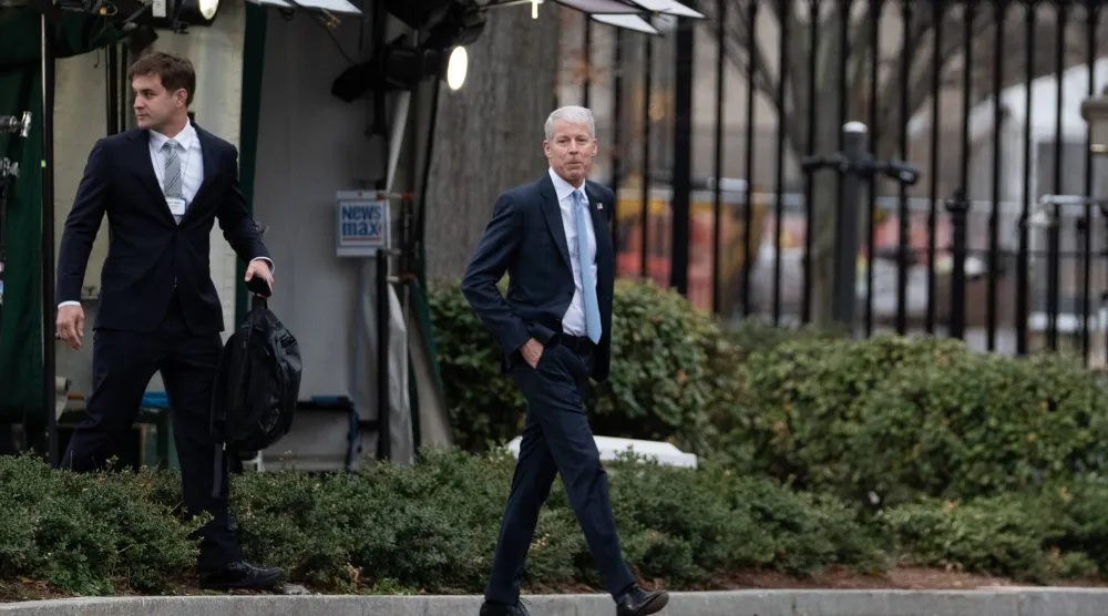 رايت يتوجه إلى البيت الأبيض عقب مقابلة مع شبكة «سي إن إن»... يوم الخميس (أ.ب)