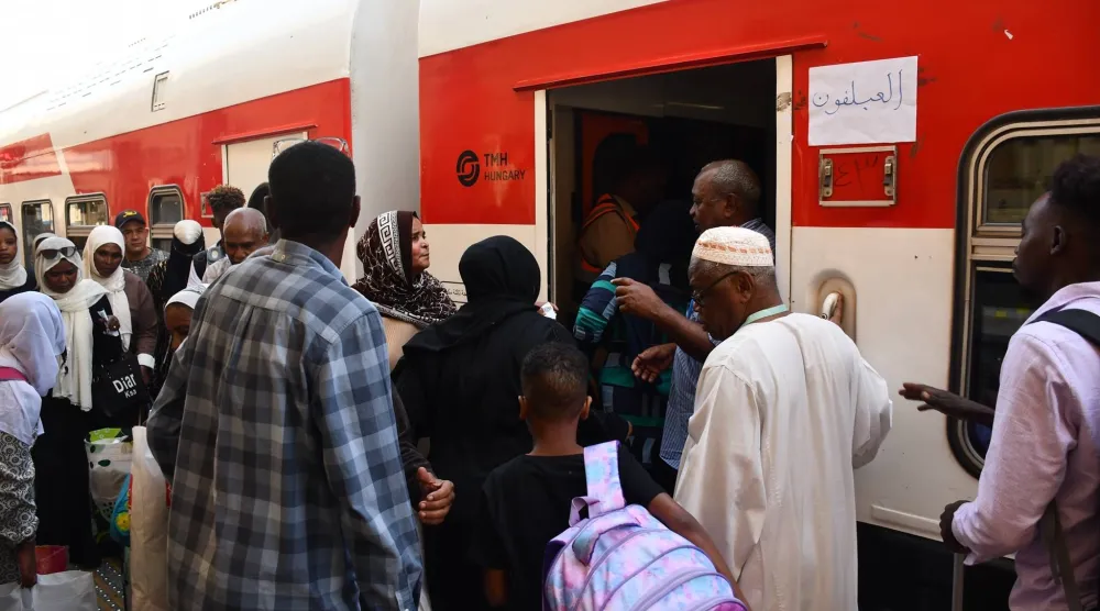 إحدى رحلات قطار عودة السودانيين من القاهرة نهاية العام الماضي (مجلس الوزراء المصري)