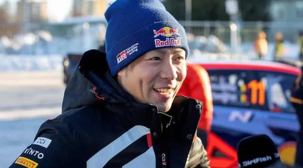 الياباني تاكاموتو كاتسوتا بطل رالي كينيا (رويترز)