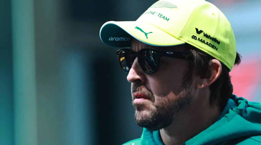 فرناندو ألونسو سائق فريق أستون مارتن (إ.ب.أ)