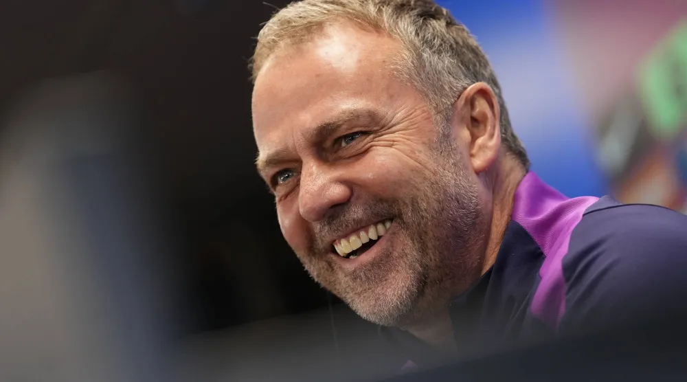 هانزي فليك مدرب برشلونة (إ.ب.أ)