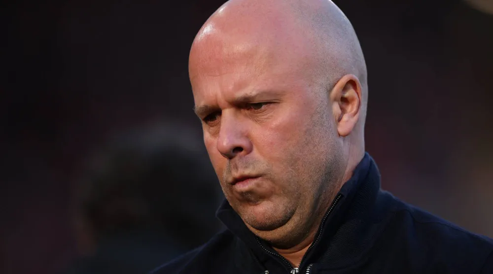 آرني سلوت المدير الفني لفريق ليفربول (إ.ب.أ)