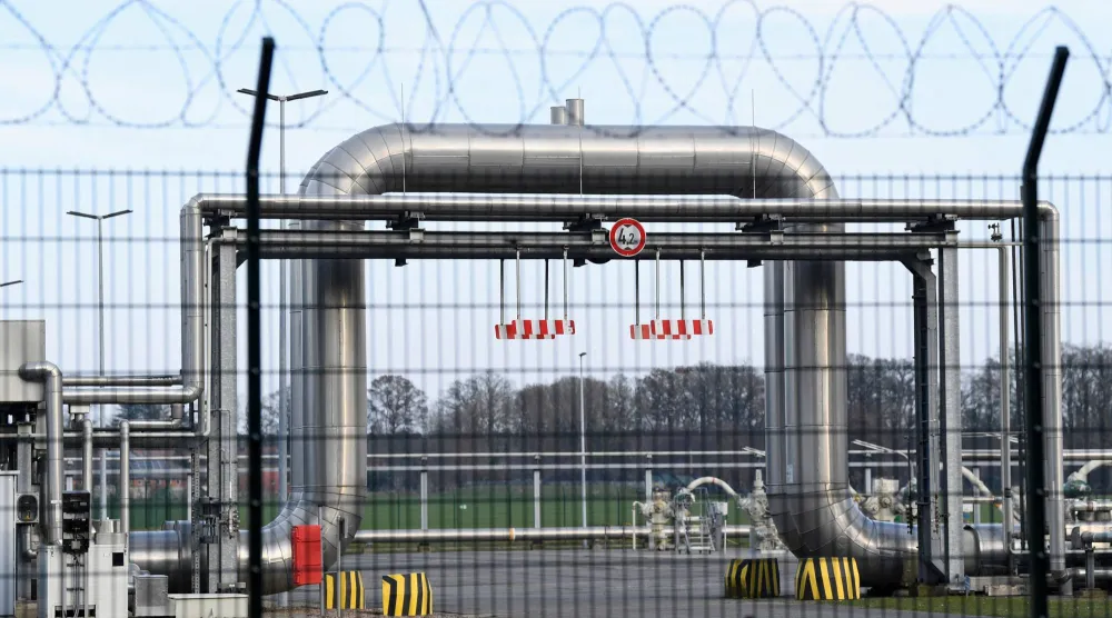 مستودع «أستورا» للغاز الطبيعي، وهو أكبر مستودع لتخزين الغاز الطبيعي في أوروبا الغربية (رويترز)
