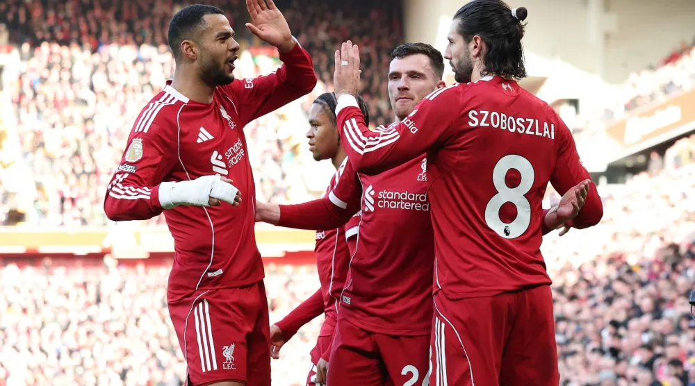 قال المدرب الهولندي لليفربول أرنه سلوت: «عموماً لا أعتقد أن غياب العطلة الشتوية مفيد للأندية الإنجليزية» (إ.ب.أ)