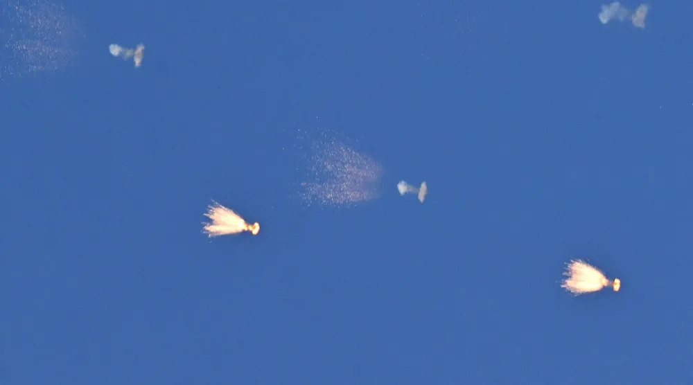 مضادات جوية أوكرانية تتصدى لمسيّرات روسية فوق كييف الاثنين (أ.ف.ب)