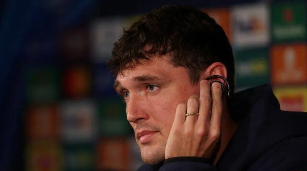 الدنماركي أندرياس كريستنسن مدافع برشلونة (رويترز) 