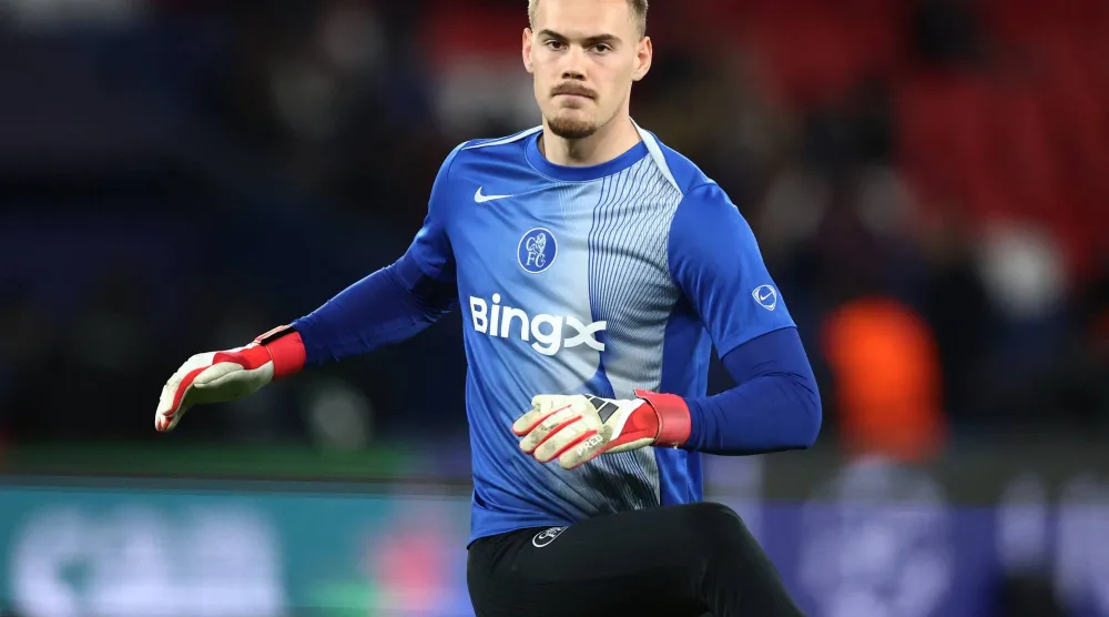 فيليب يورغنسن حارس مرمى تشيلسي (رويترز)