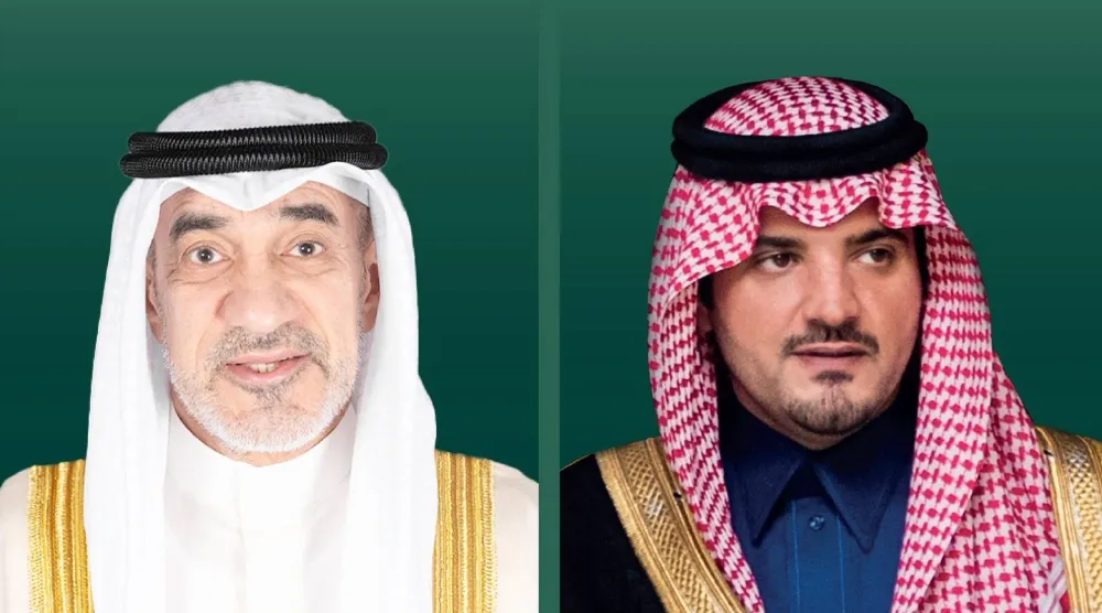 الأمير عبد العزيز بن سعود بن نايف والشيخ فهد يوسف سعود الصباح (وزارة الداخلية السعودية)