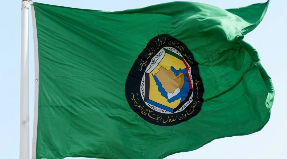 علم الأمانة العامة لدول مجلس التعاون الخليجي (الشرق الأوسط)