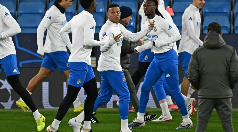 مبابي خلال التحضيرات لمواجهة السيتي (أ.ف.ب)