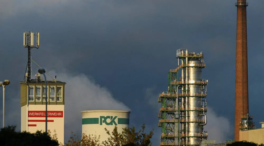 مرافق تكرير النفط في مصفاة «بي سي كيه» بشفيت في ألمانيا (رويترز)