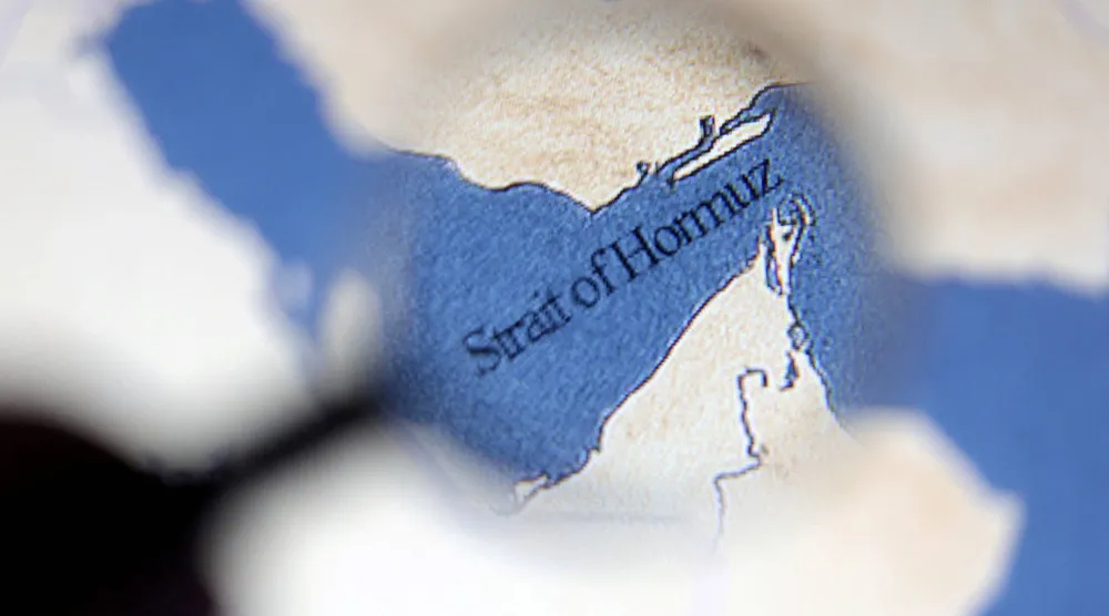 خريطةً لمضيق هرمز (رويترز)