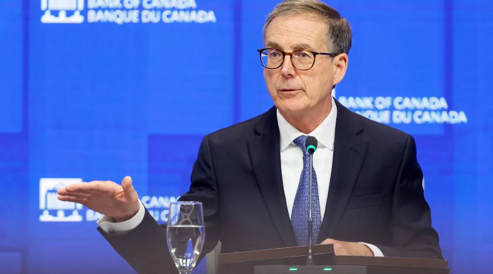 محافظ بنك كندا تيف ماكليم في مؤتمر صحافي بعد اجتماع للجنة السياسة النقدية (أرشيفية- رويترز)