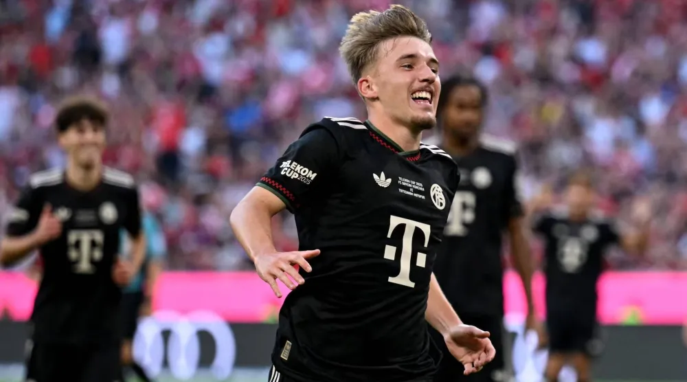 الشاب لينارت كارل لاعب بايرن ميونيخ (رويترز)