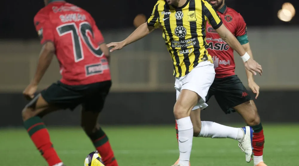 عوار يقود هجمة اتحادية أمام الخلود (تصوير: نايف العتيبي)