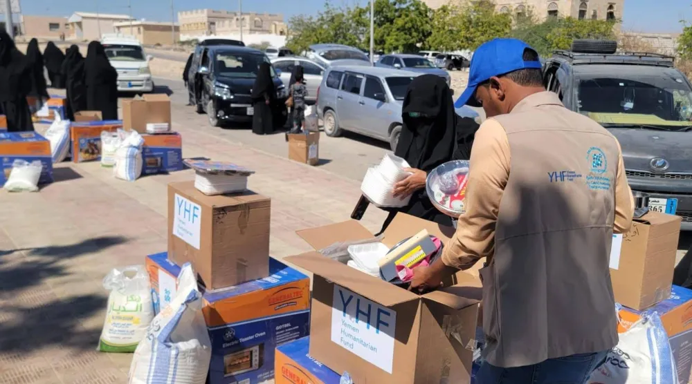 المنظمات الإغاثية تُواصل توزيع المساعدات في مناطق سيطرة الحكومة اليمنية (إعلام محلي)